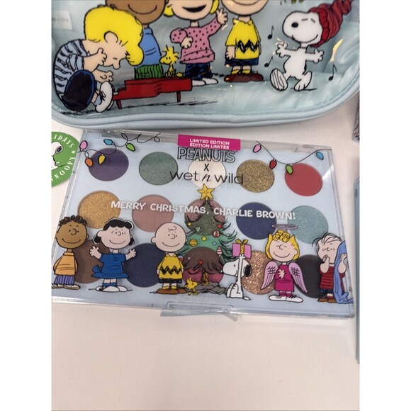 PEANUTS x Wet n Wild Bundle LOT 4 Makeup Bag Snoopy Sponge Linus Blanket Shadow - Picture 2 of 11